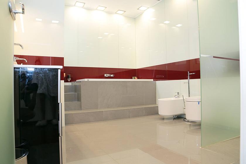 Penthouse cu 3 camere semidecomandat, mobilat în Șoseaua Nordului