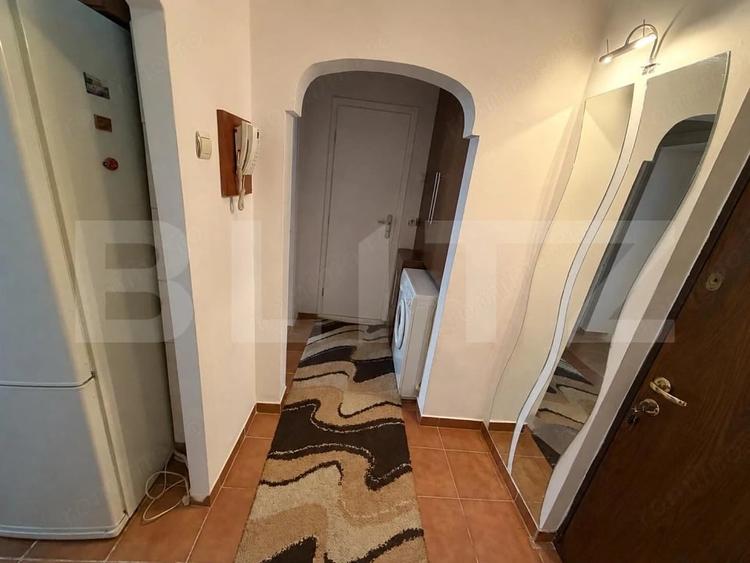 Apartament cu 2 camere decomandat în 1 Mai