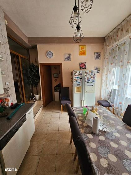 Casă cu 3 camere în Central