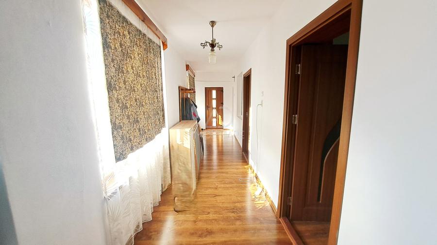 Casă individuală cu 3 camere cu Canalizare în Central