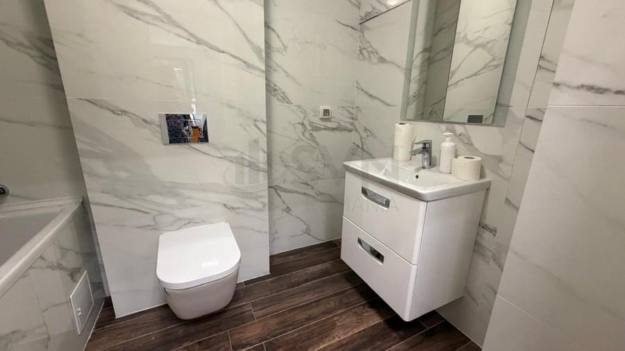 Apartament cu 4 camere decomandat în Centrul Civic