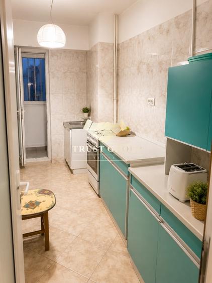 Apartament cu 2 camere decomandat în Polonă