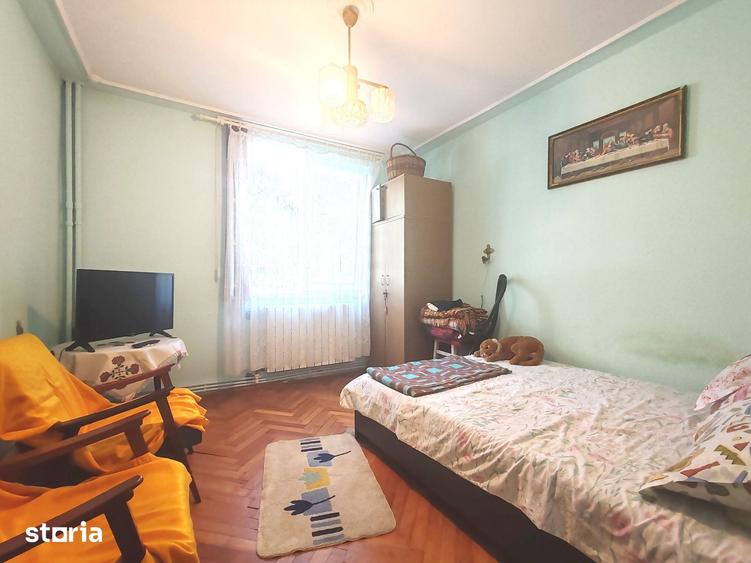 Apartament cu 2 camere semidecomandat în Craiovei