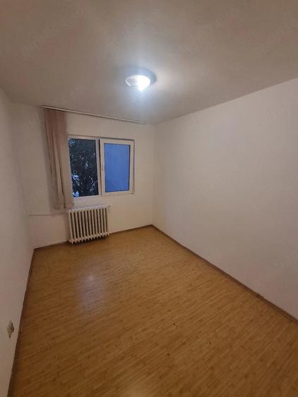 Apartament cu 3 camere semidecomandat în Șagului