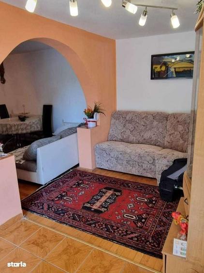 Casă cu 4 camere în Priporu