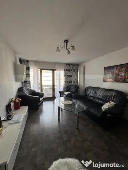 Apartament cu 4 camere decomandat în 22 Decembrie