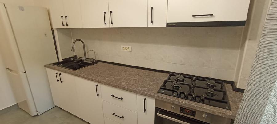 Apartament cu 3 camere decomandat în Rahova