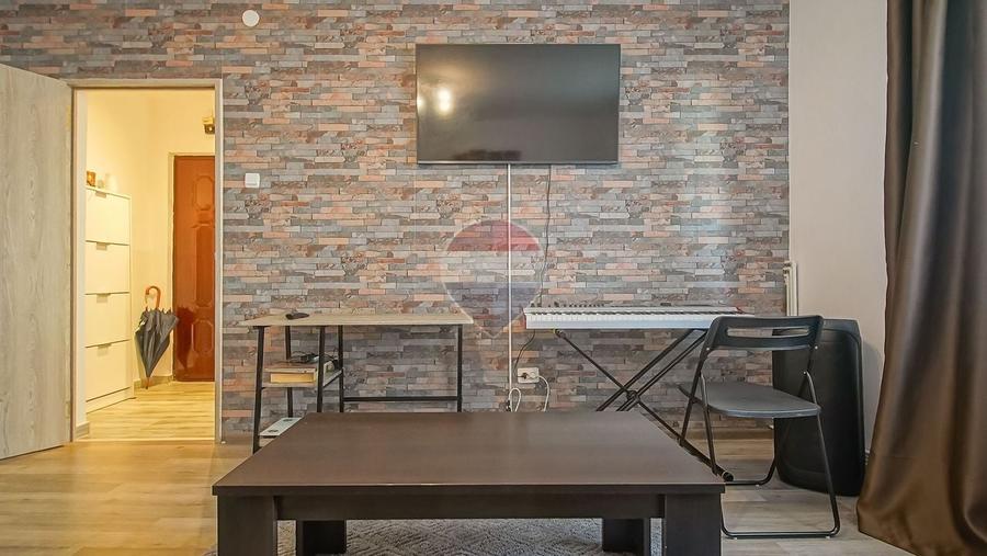 Apartament cu 2 camere semidecomandat în Florilor