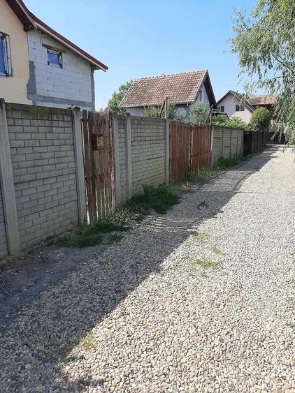 Casă cu Teren 350 Mp în Jebel