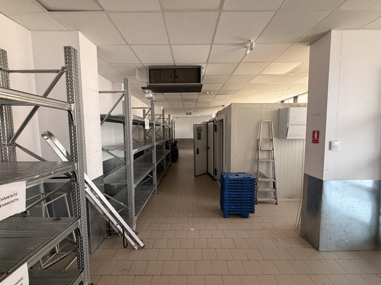Spațiu comercial, de 375 mp, în Borhanci