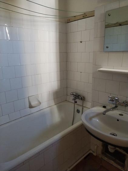 Apartament cu 3 camere semidecomandat în Ultracentral