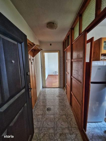 Apartament cu 2 camere nedecomandat, mobilat în Girocului