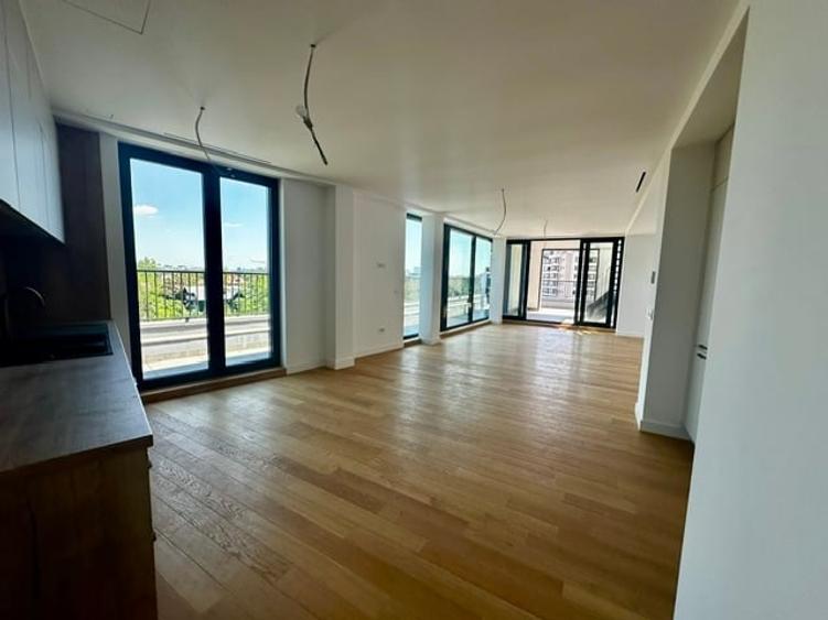 Apartament cu 4 camere decomandat, mobilat în Băneasa