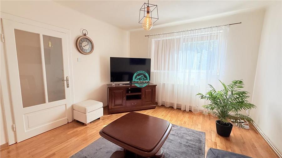 Vand apartament cu 4 camere pe 2 niveluri in casa in Reghin - 23