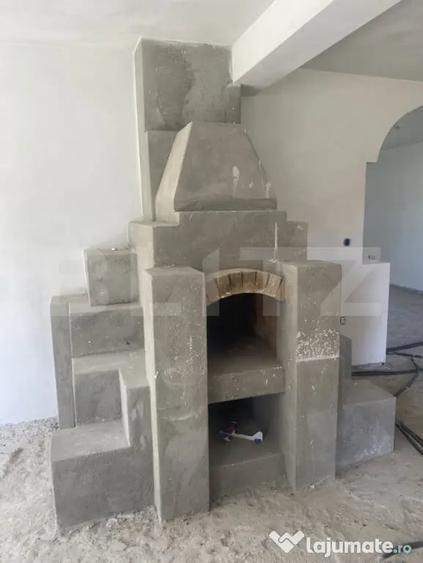 Casă cu 5 camere cu Teren 1755 Mp în Central
