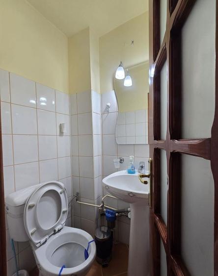 Apartament cu 3 camere decomandat, mobilat în Piața Centrală