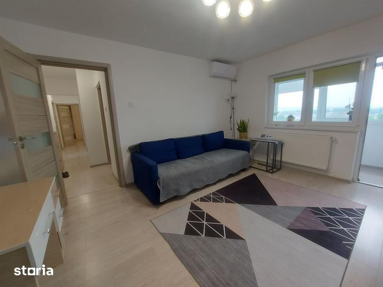 Apartament cu 3 camere decomandat în Micro 4