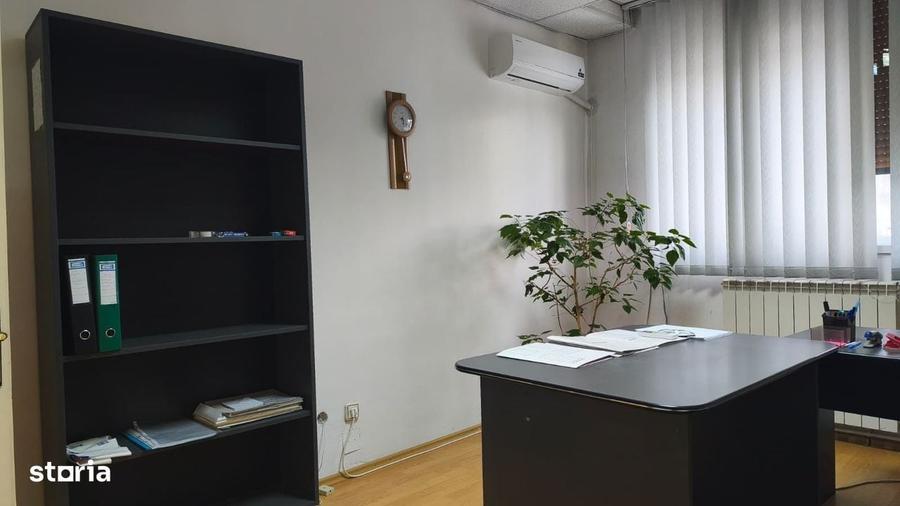 Spațiu comercial, de 30 mp, în Central