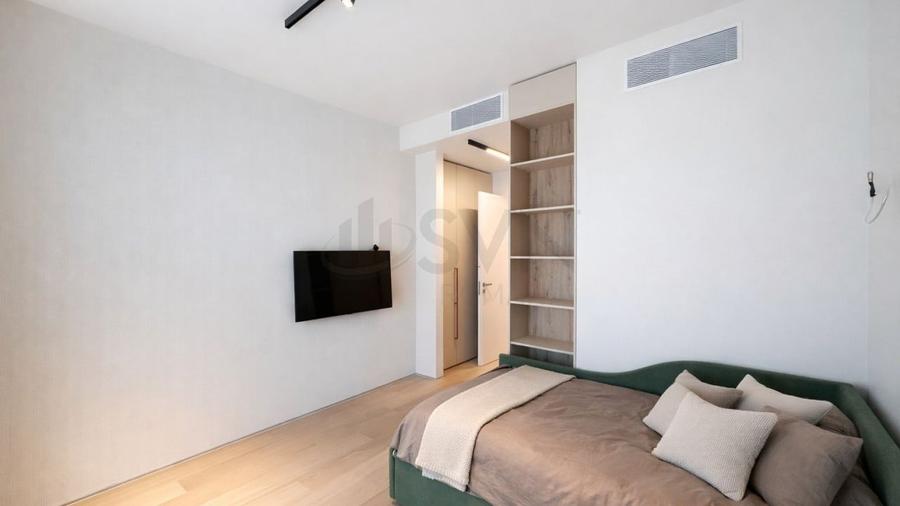 Apartament cu 5 camere decomandat, mobilat în Timpuri Noi