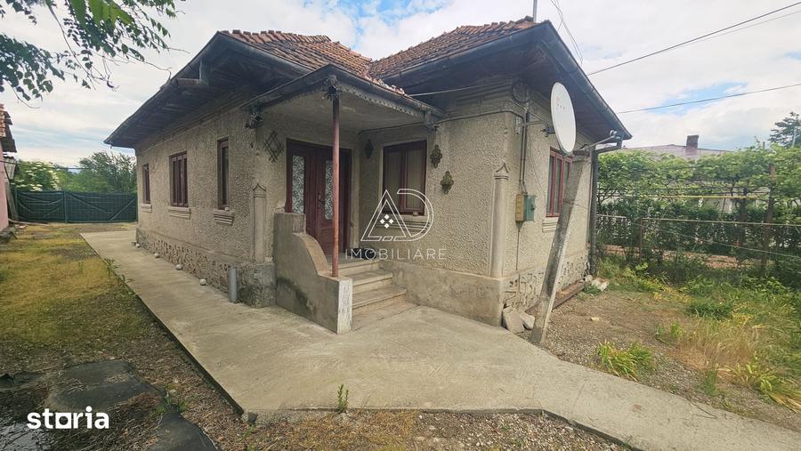 Casă cu 7 camere cu Teren 1296 Mp în Central