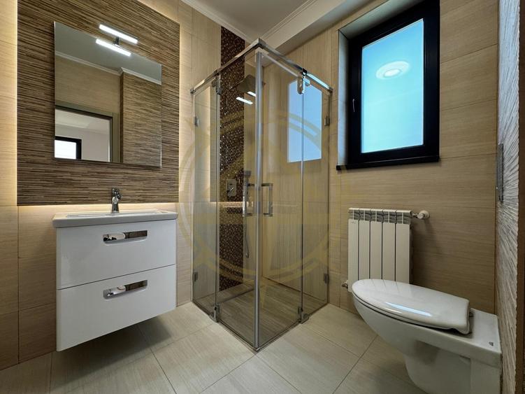 Casă cu 5 camere cu Teren 500 Mp în Dumbrăveni