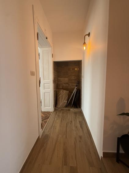 Apartament deosebit, 47 mp utili + balcon 5 mp, etaj 1 - Piata Sinaia - 7