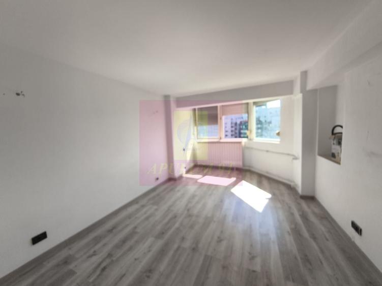 Apartament cu 2 camere decomandat, mobilat în P-ța Alba Iulia