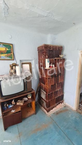 Casă cu 2 camere cu Teren 3500 Mp în Merișani