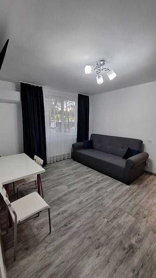 Apartament cu 2 camere decomandat în Calea București