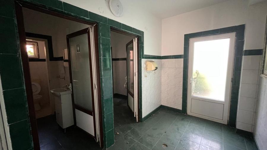 Spațiu comercial, de 2,100 mp, în Borș