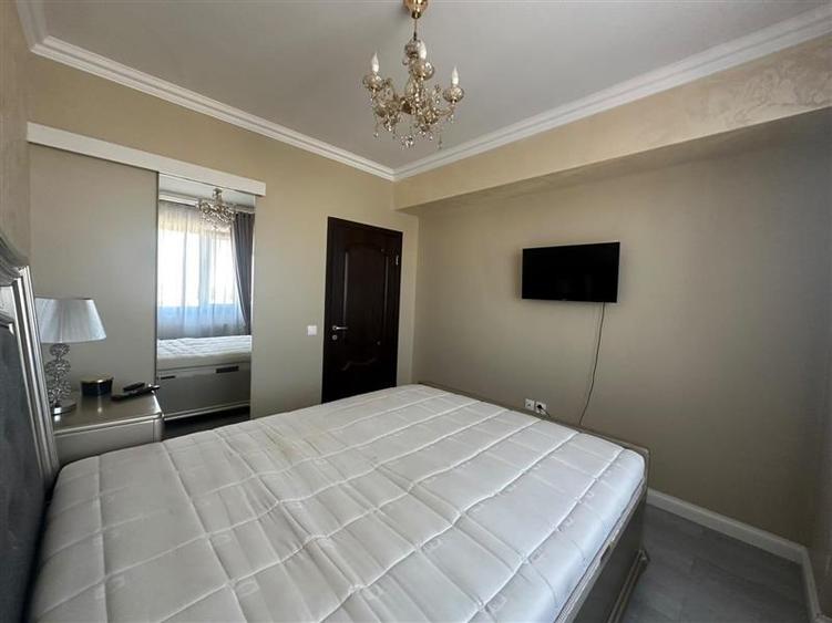Apartament cu 3 camere decomandat, mobilat în Tătărași
