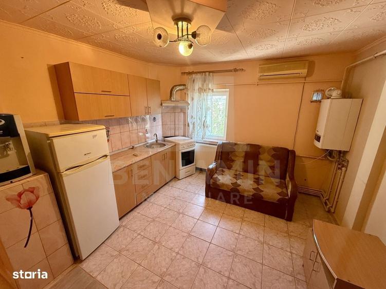 Apartament cu 2 camere semidecomandat în Rovine