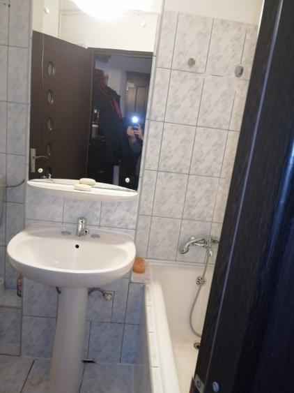 Garsonieră semidecomandată, mobilată în Piața Centrală