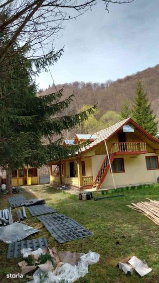 Casa cu 5 camere, curte de 500 mp, rural ,zona Centrala - 1