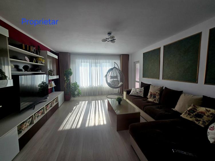 Apartament cu 3 camere decomandat în Carrefour