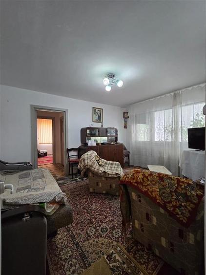 Etaj 2 - Tatarasi Flora, 2 camere modelul mare cu geam la baie - 1