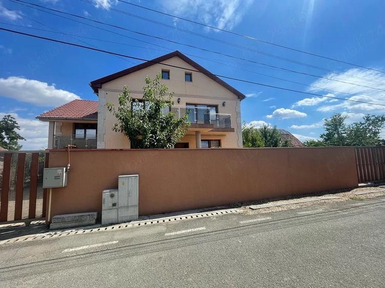 Casă cu 4 camere cu Teren 400 Mp în Exterior Vest