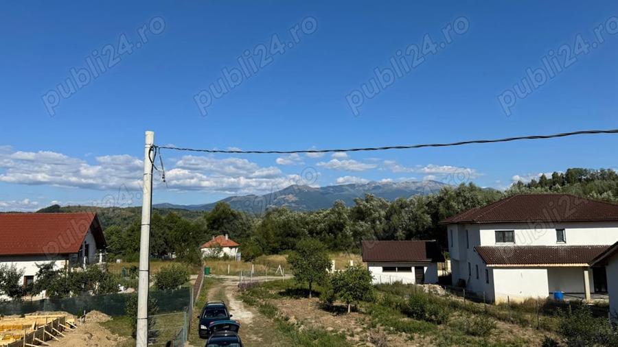 Casă cu 3 camere cu Teren 2037 Mp în Vulcan