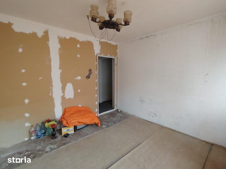 Apartament cu 2 camere semidecomandat în Micro 11