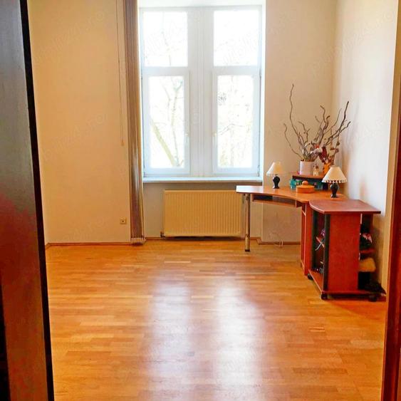 Apartament cu 3 camere semidecomandat în Elisabetin
