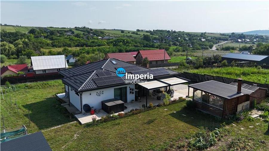 Casă cu 4 camere cu Teren 2165 Mp în Miroslava