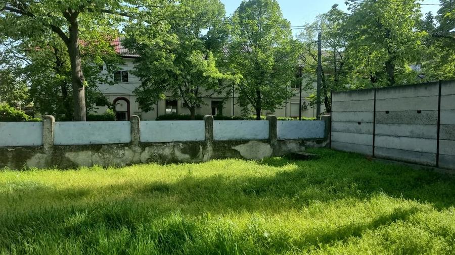 Teren de 3000 mp, în Central