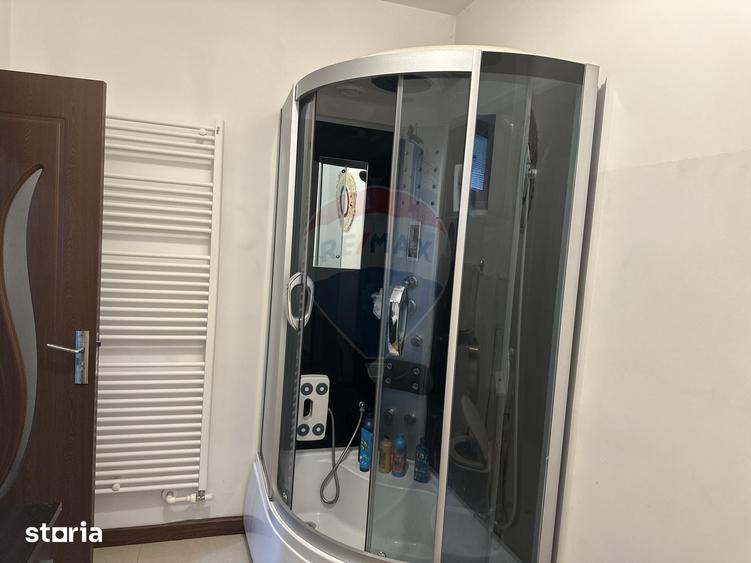 Casă cu 4 camere cu Teren 5000 Mp în Girov