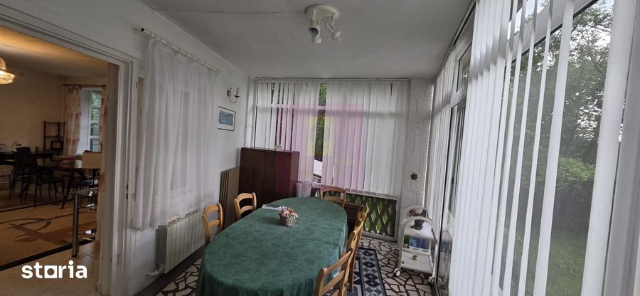Casă cu 6 camere cu Teren 5116 Mp în Cornu