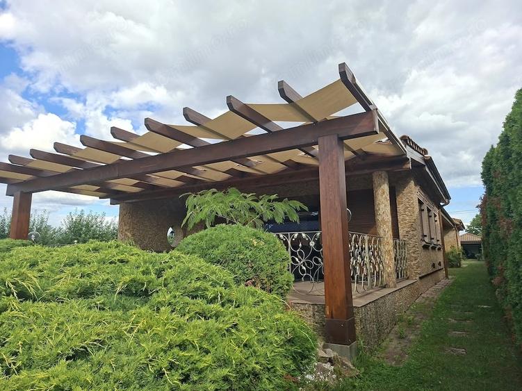Casă cu 6 camere cu Teren 1750 Mp în Apa