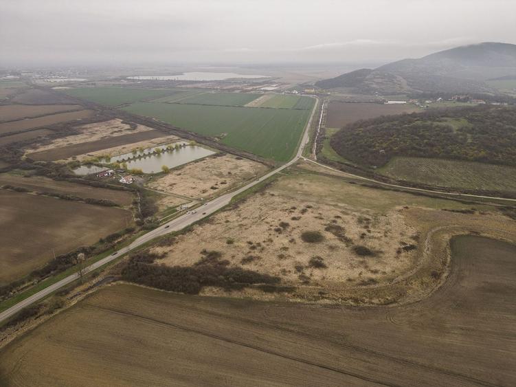 Teren agricol extravilan de 8600 mp, în Central