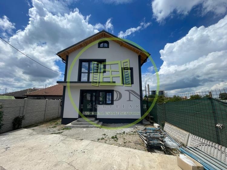 Casă individuală cu 5 camere cu Canalizare în Bariera Vâlcii