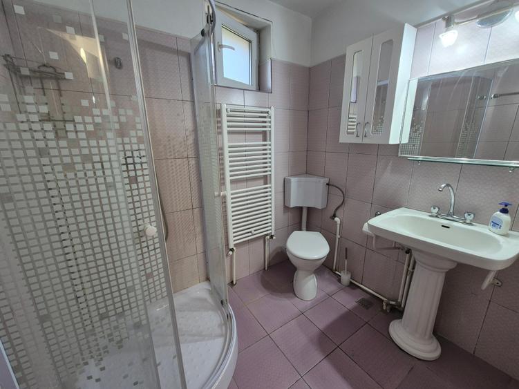Casă individuală cu 4 camere cu Canalizare în Vladimirescu