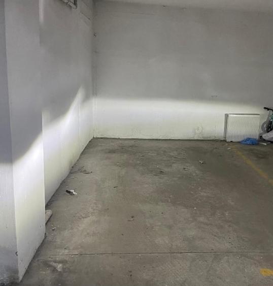 Apartament cu 3 camere semidecomandat în Unirii