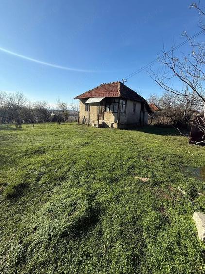 Teren de 5300 mp, în Negrești